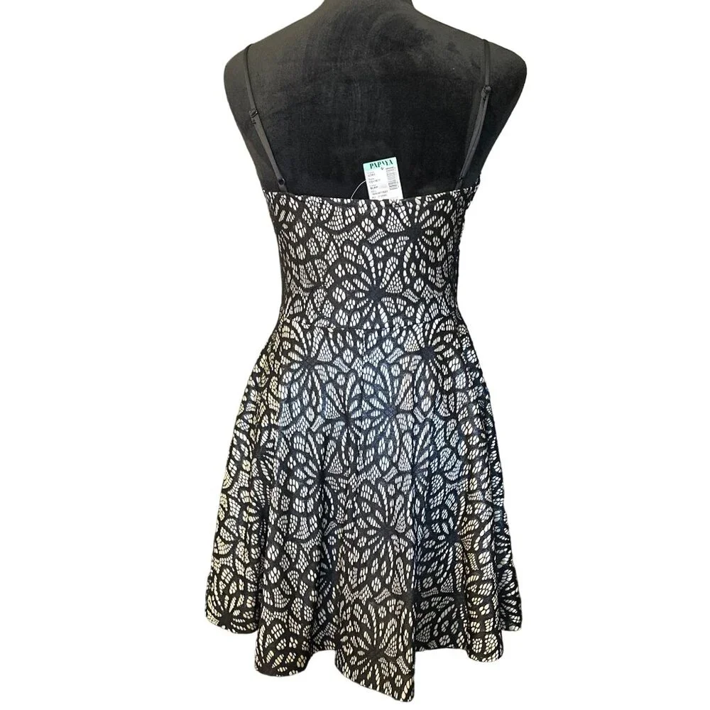 💖Papaya Black & White Lace Floral Fit & Flare Dress M - Picture 4 of 7